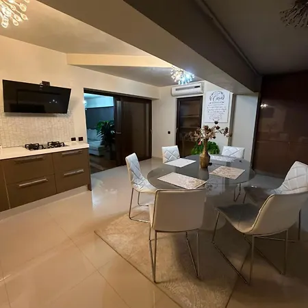 Luxury View كرايوفا